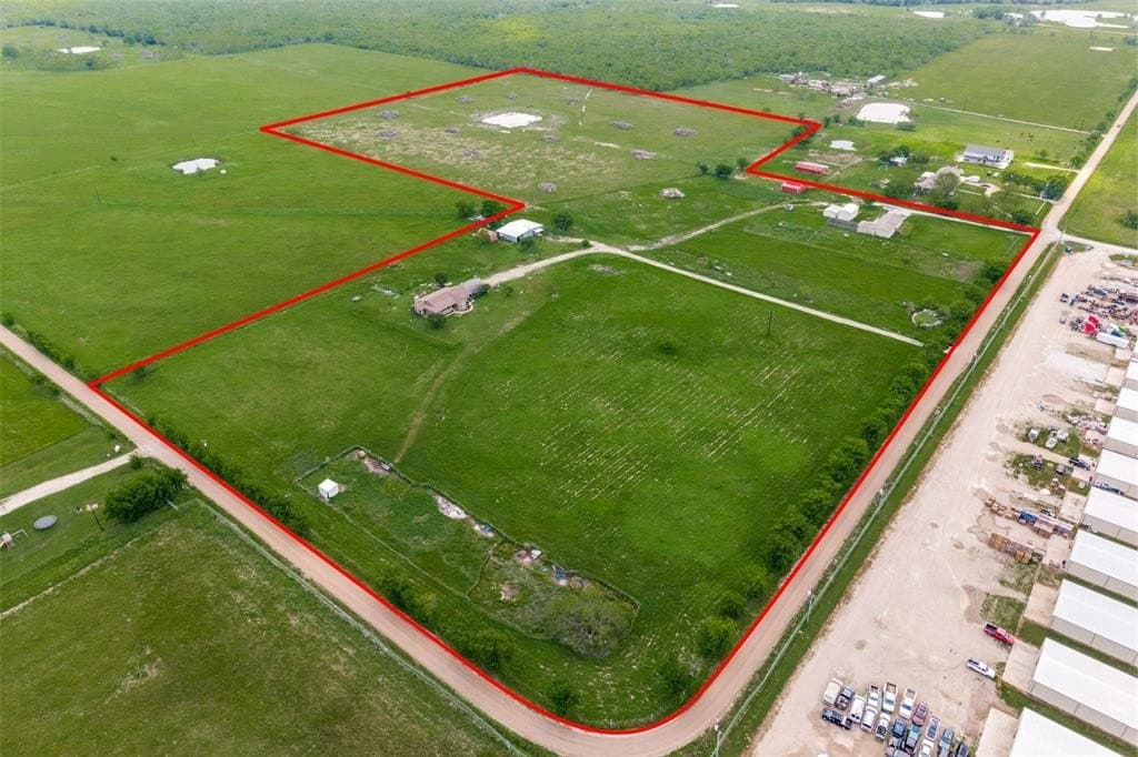 32.5 acres in Kaufman County