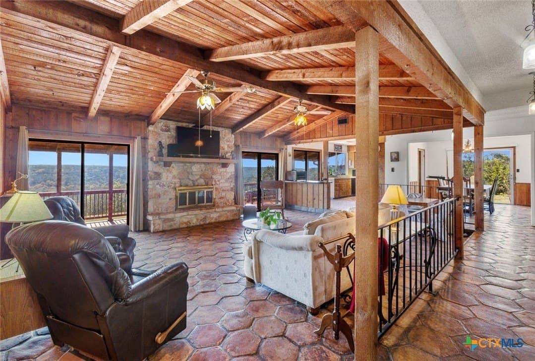 20 acres in Travis County gallery image 3