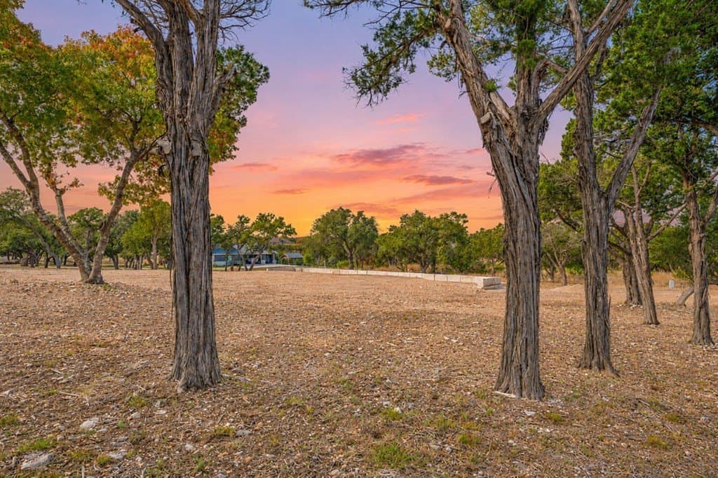 1.24 acres in Kerr County - photo 9