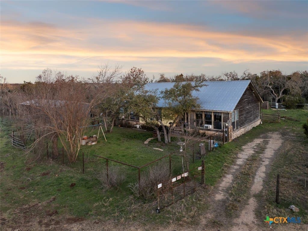 10 acres in Blanco County gallery image 2