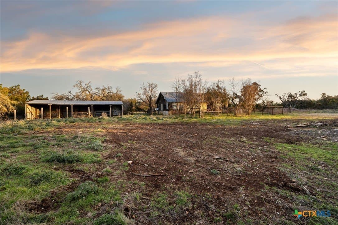 10 acres in Blanco County - photo 17