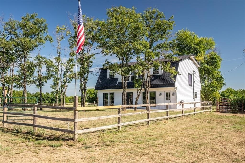 27.51 acres in Hopkins County