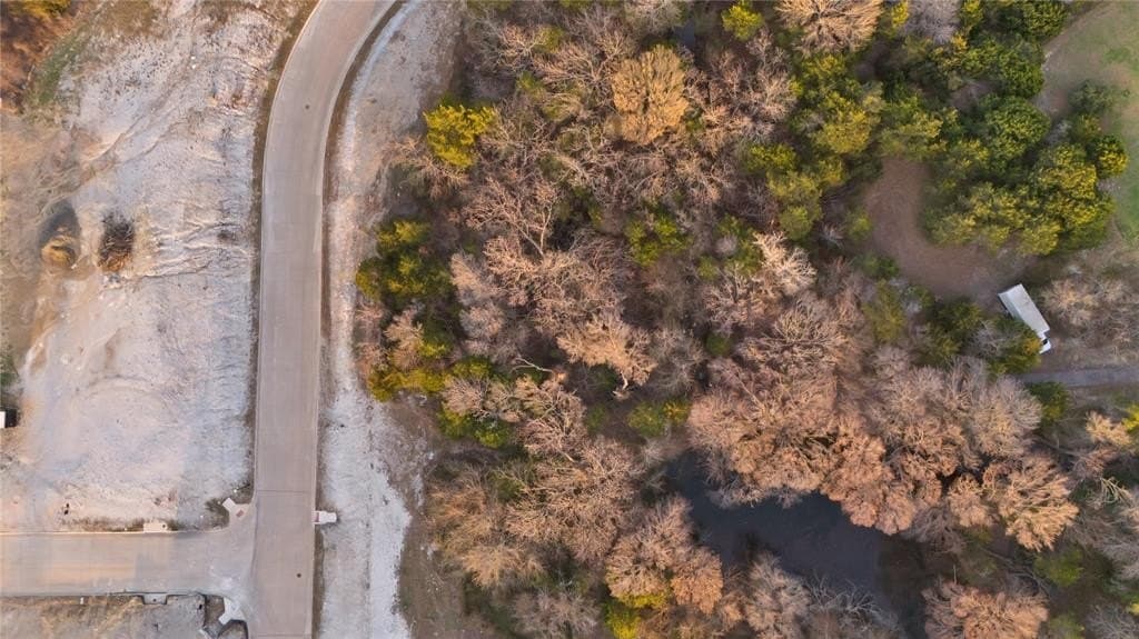 0.83 acres in Ellis County gallery image 3