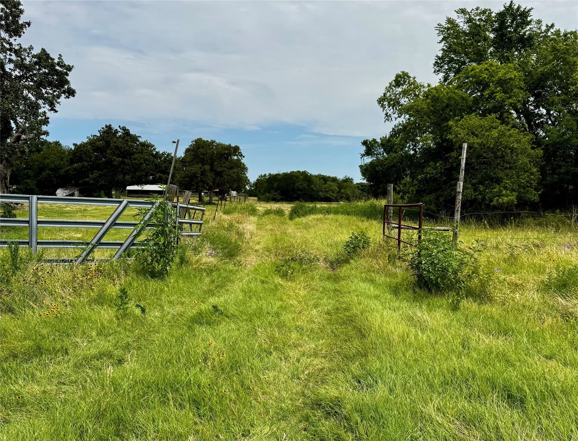 10.4 acres in McLennan County - photo 5