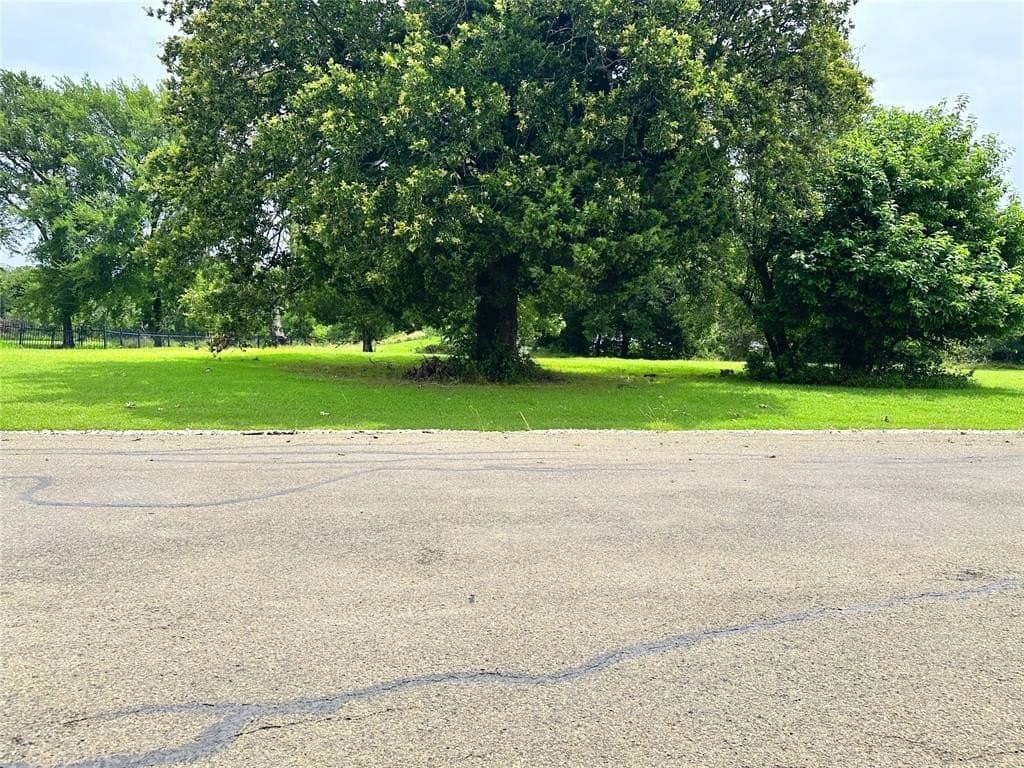 1.28 acres in Navarro County featured view