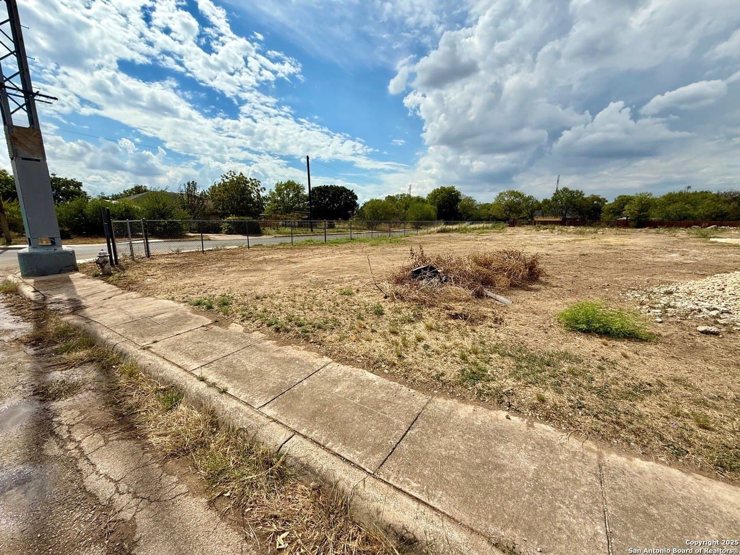 0.27 acres in Bexar County gallery image 4