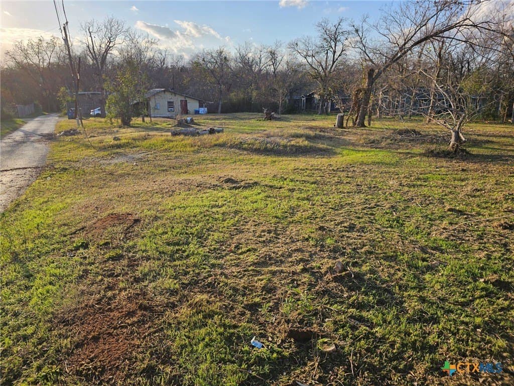 0.13 acres in Bastrop County gallery image 3