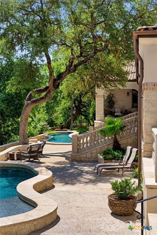 10.62 acres in Hays County gallery image 3