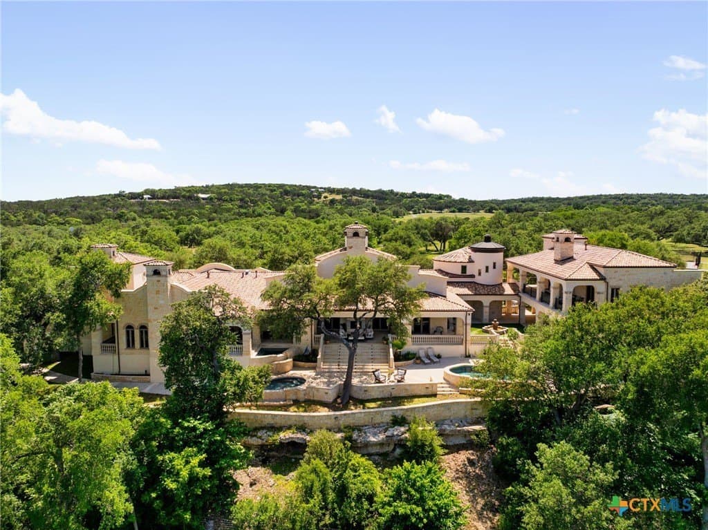 10.62 acres in Hays County