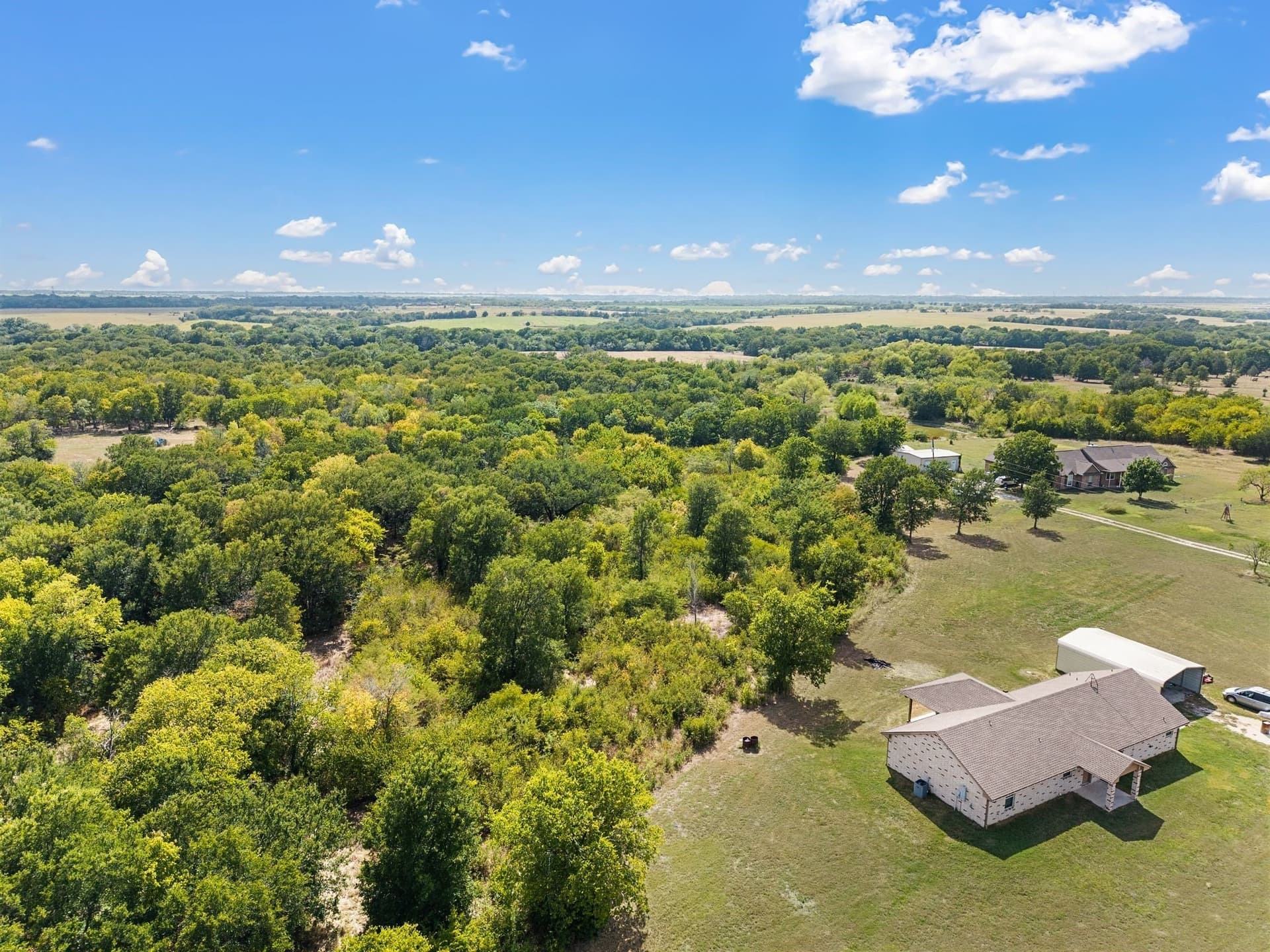 10.38 acres in Navarro County gallery image 2