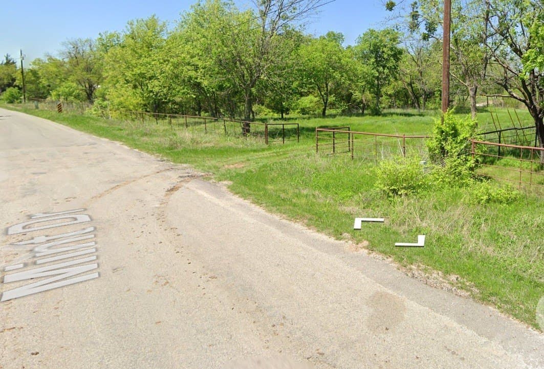 1.56 acres in Johnson County gallery image 2