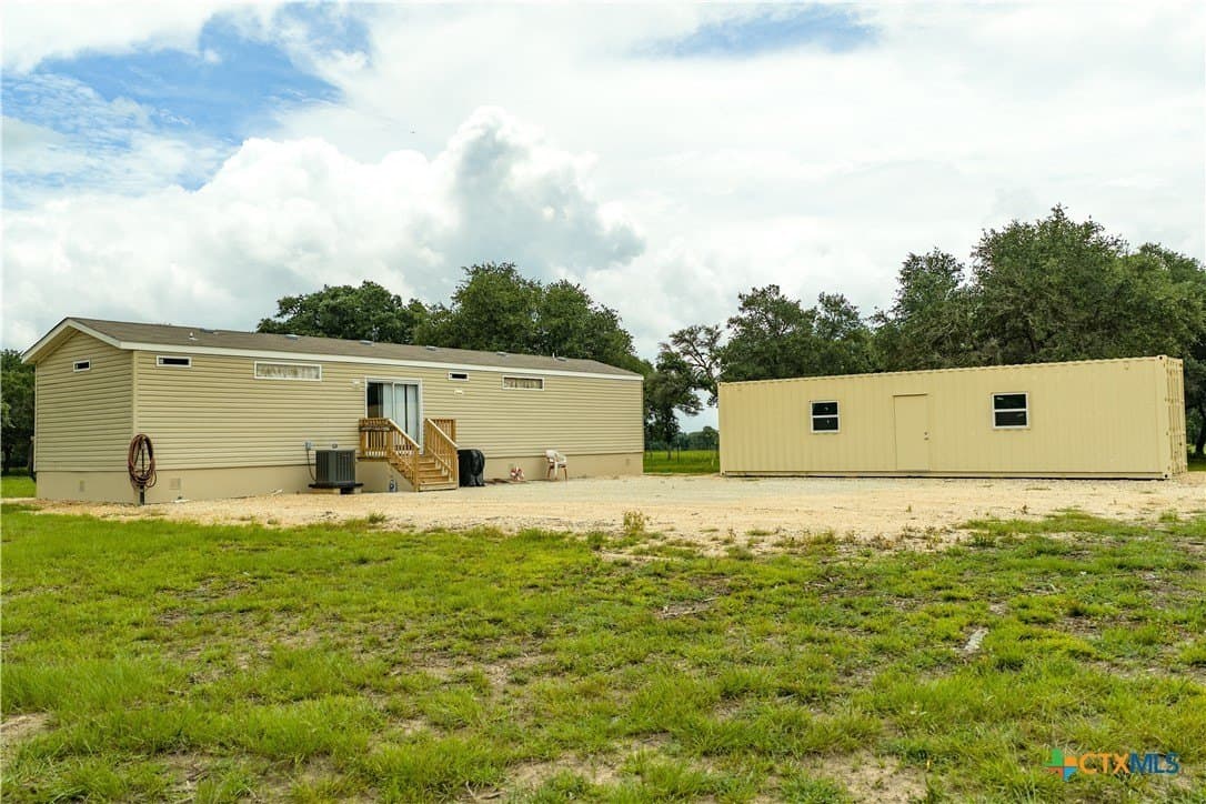 11.93 acres in Lavaca County gallery image 4