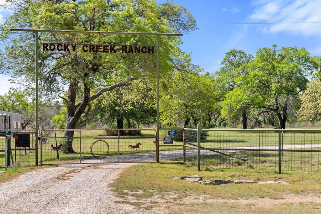 25 acres in Blanco County gallery image 4