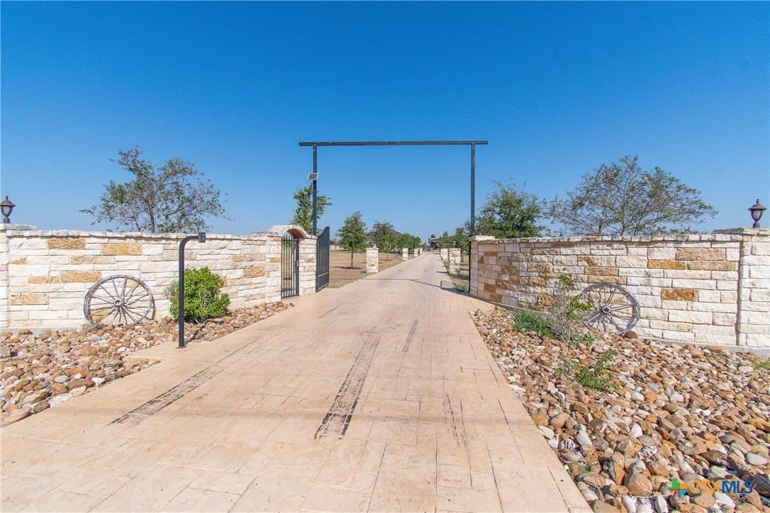 10.01 acres in Williamson County gallery image 4