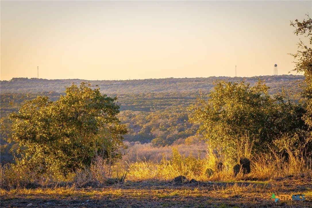 2.53 acres in Comal County - photo 9