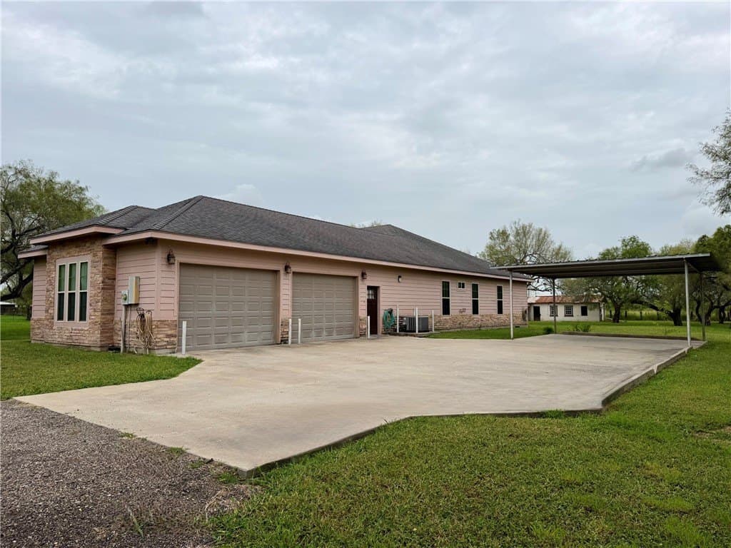 81,457 acres in Kleberg County - photo 2