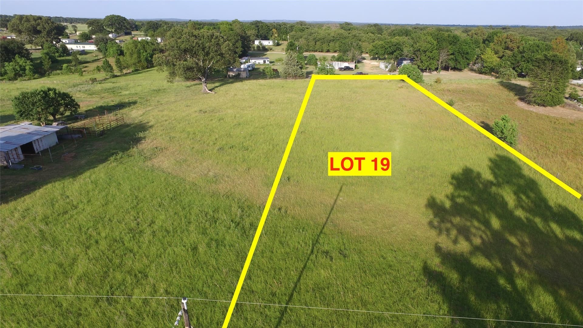 1 acres in Henderson County gallery image 3
