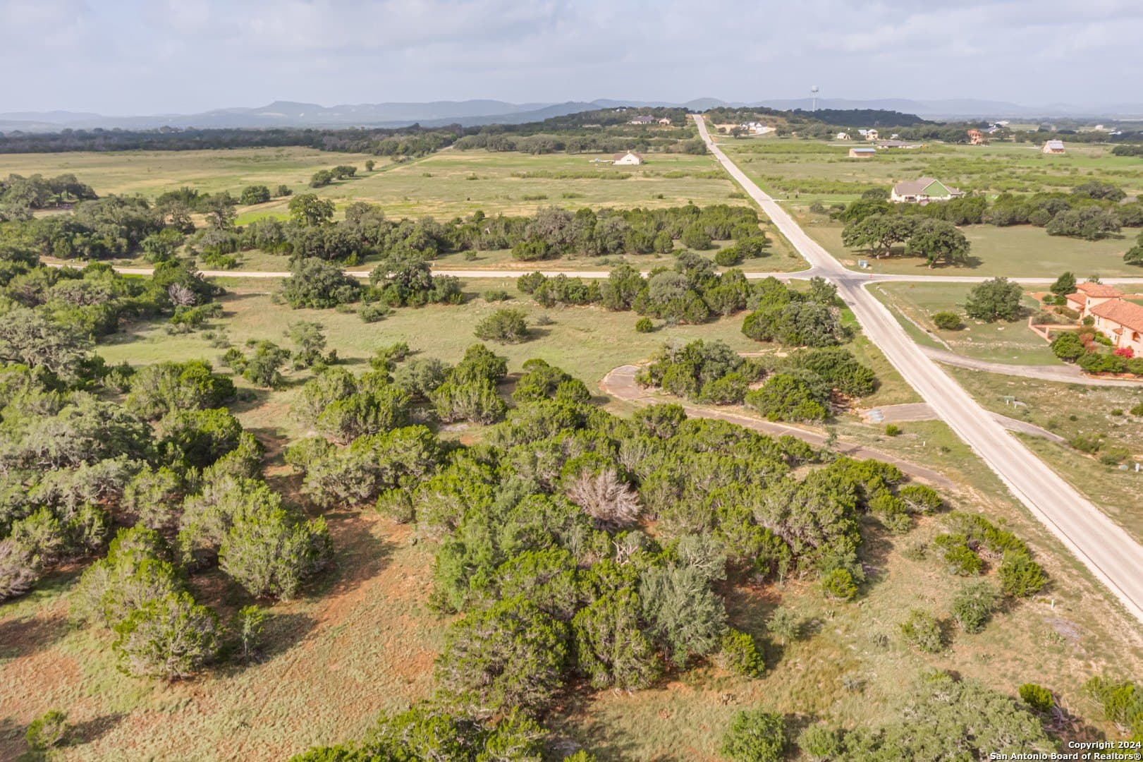 2 acres in Bandera County gallery image 3