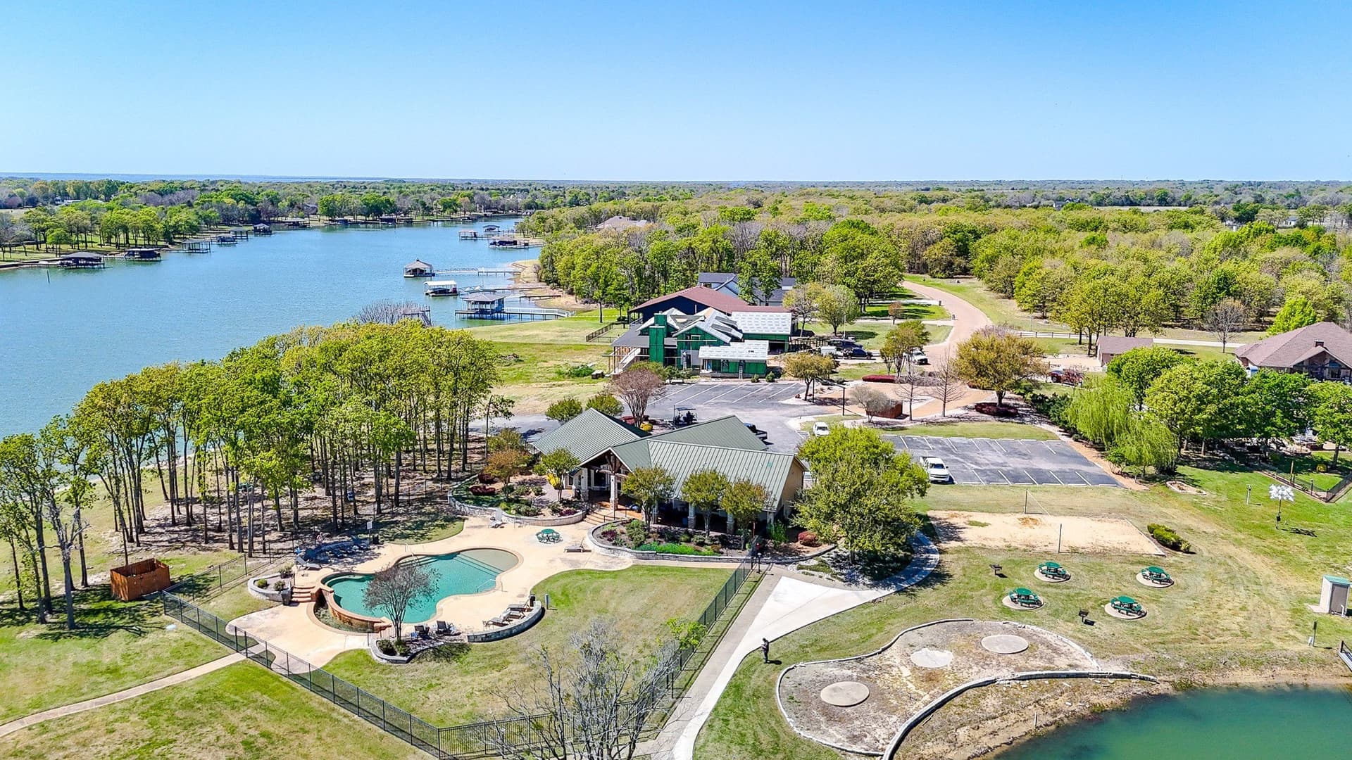0.82 acres in Navarro County - photo 18