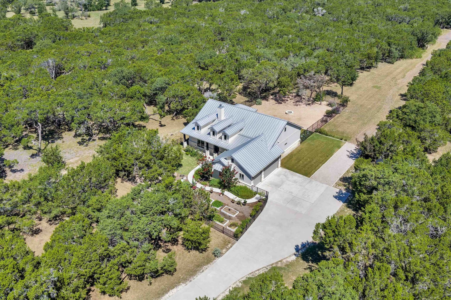 10 acres in Burnet County gallery image 4