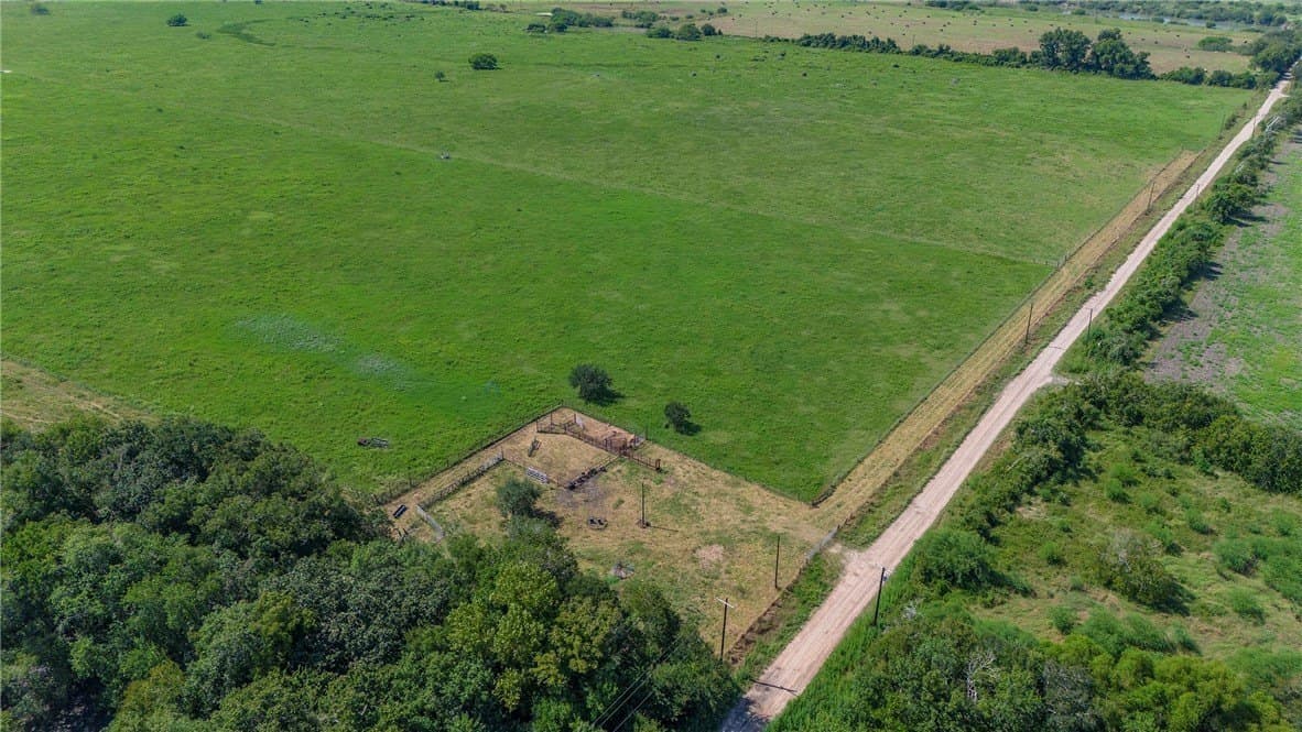 143 acres in Victoria County - photo 20