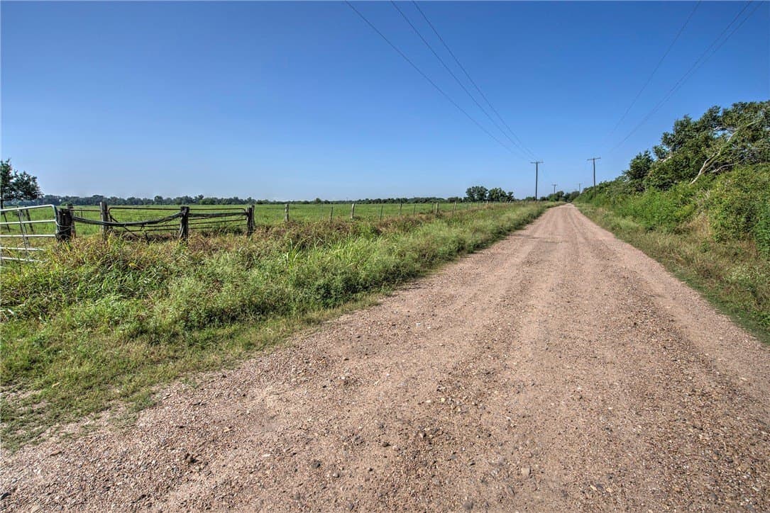 143 acres in Victoria County - photo 27