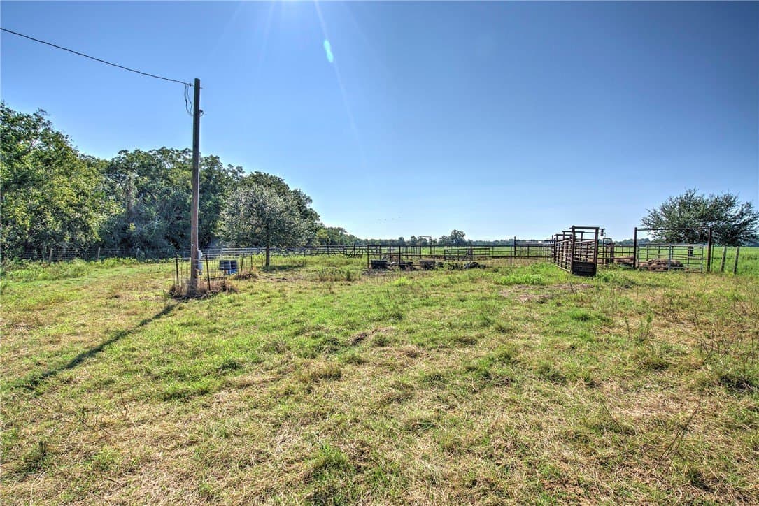 143 acres in Victoria County - photo 23