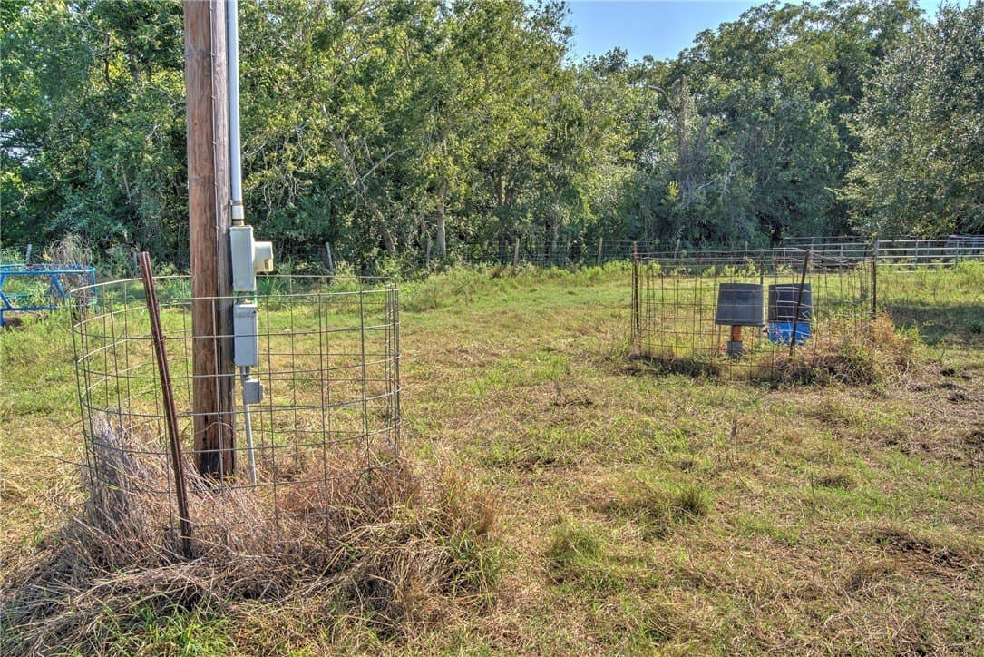 143 acres in Victoria County - photo 24