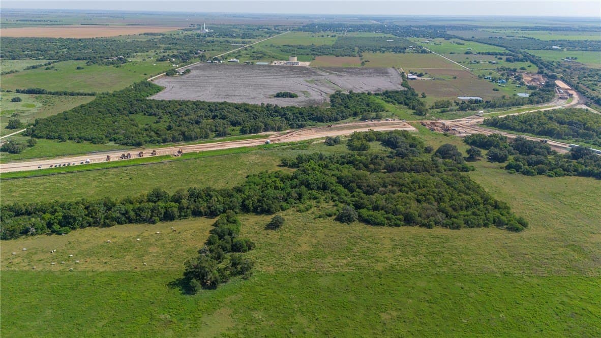 143 acres in Victoria County - photo 9