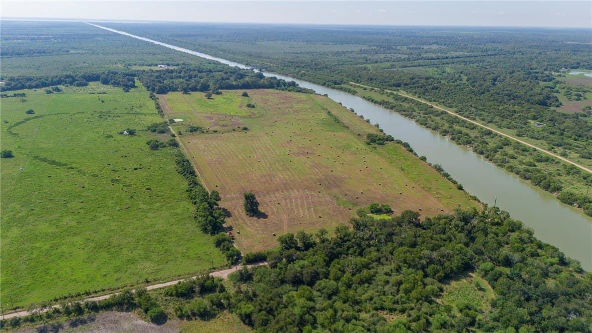 143 acres in Victoria County - photo 7