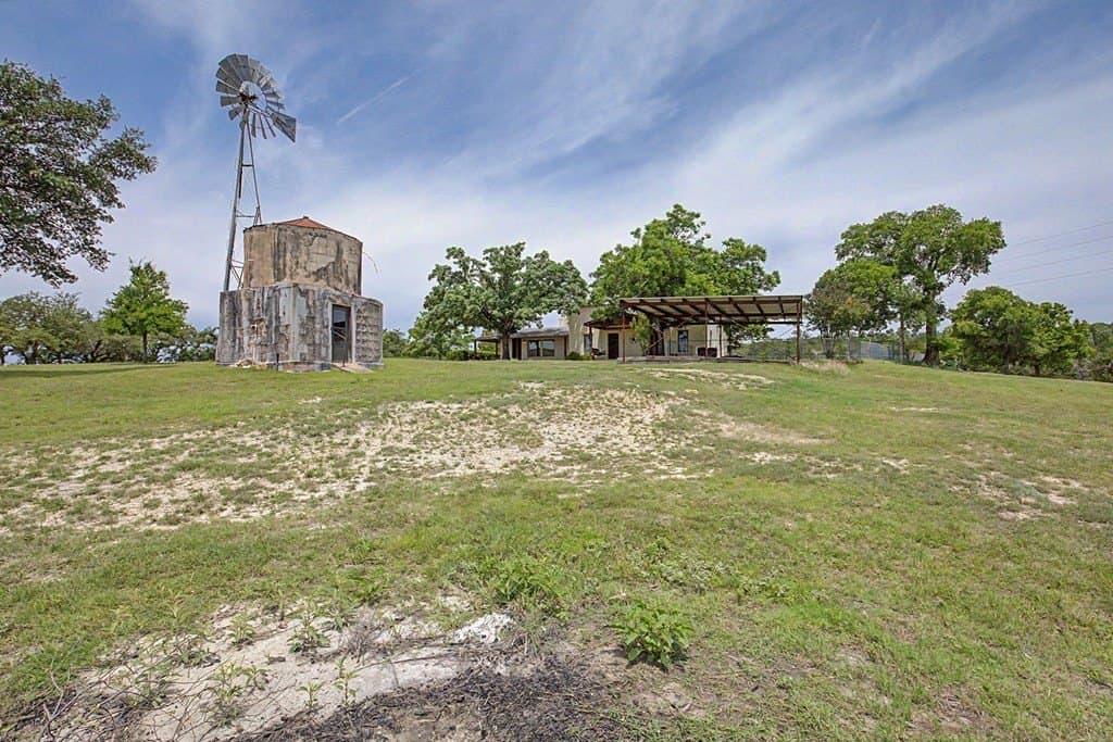 10 acres in Gillespie County gallery image 4