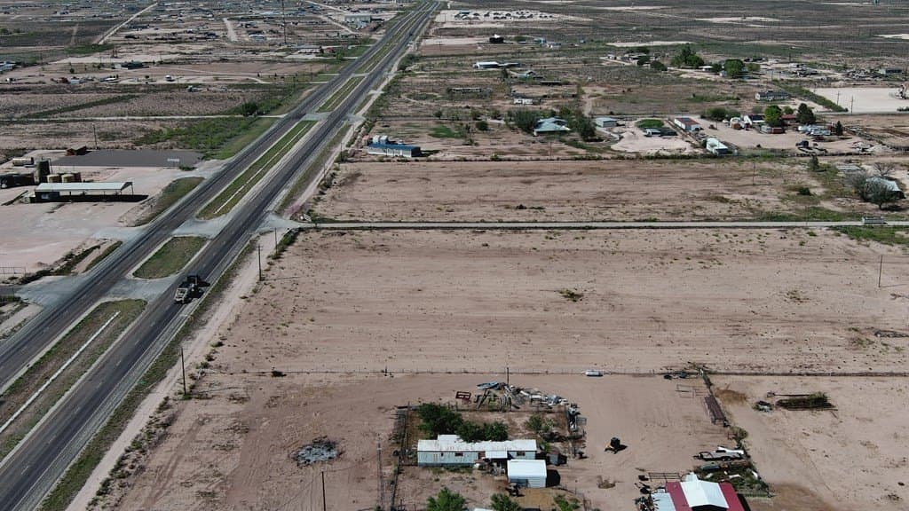 1 acres in Crane County gallery image 3