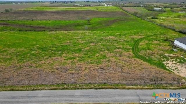 1.25 acres in Guadalupe County gallery image 4