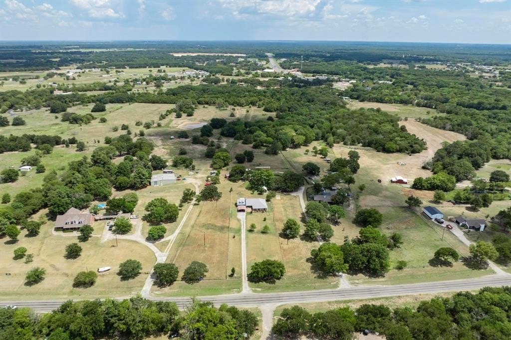11 acres in Hunt County