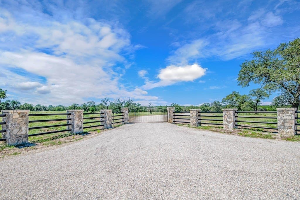 10.3 acres in Gillespie County - photo 2