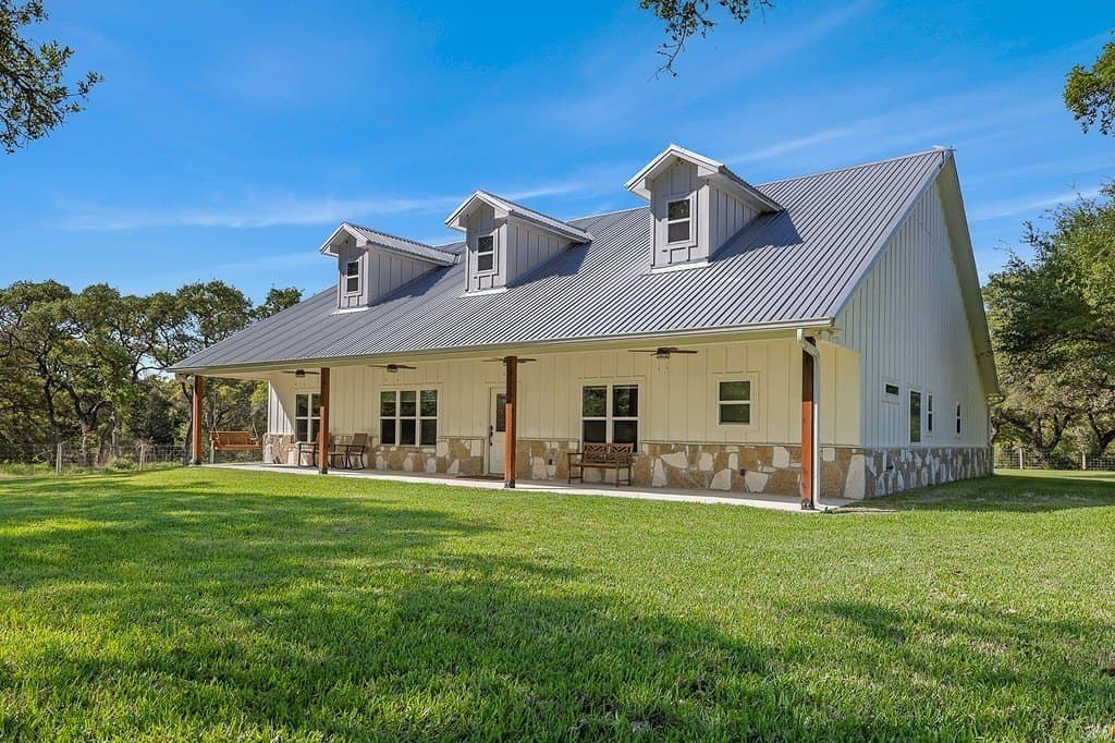 29.87 acres in Lavaca County