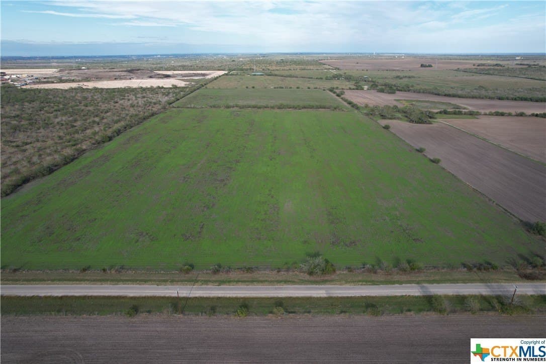 48 acres in Karnes County gallery image 3