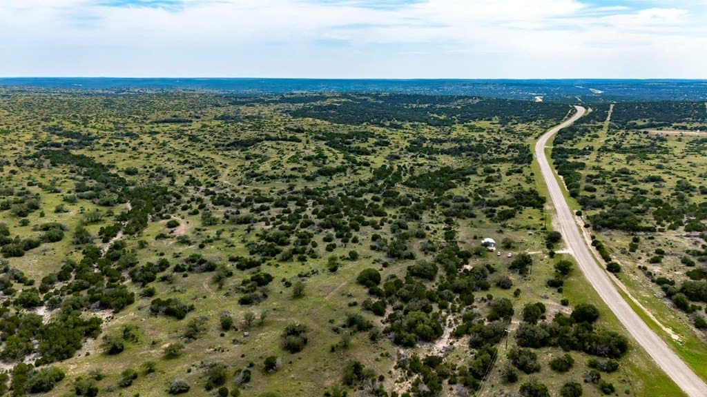 25.66 acres in Edwards County - photo 5