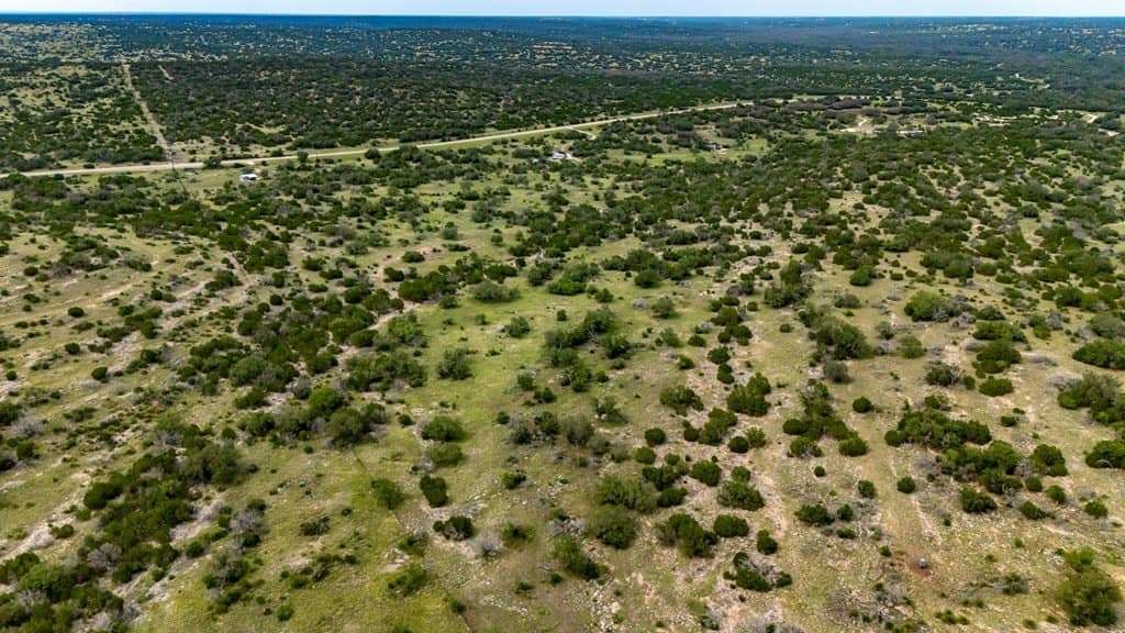 25.66 acres in Edwards County - photo 8