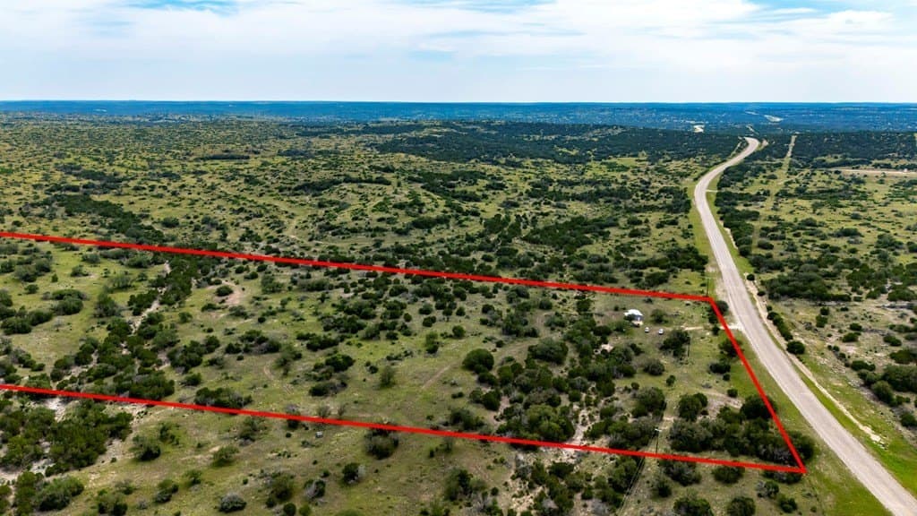 25.66 acres in Edwards County - photo 4