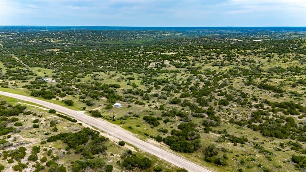25.66 acres in Edwards County - photo 12