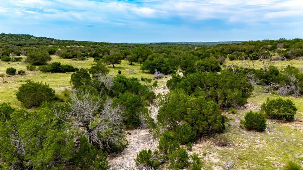 25.66 acres in Edwards County - photo 18