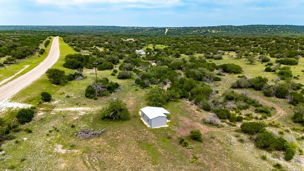 25.66 acres in Edwards County - photo 14