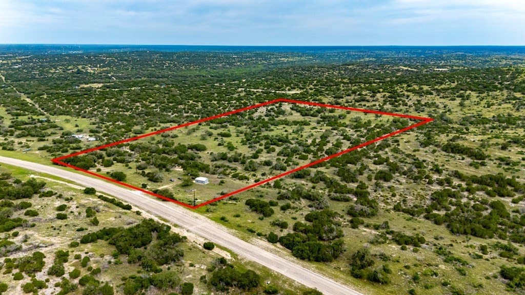 25.66 acres in Edwards County - photo 11