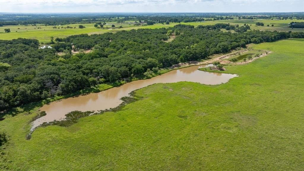 81.98 acres in Comanche County
