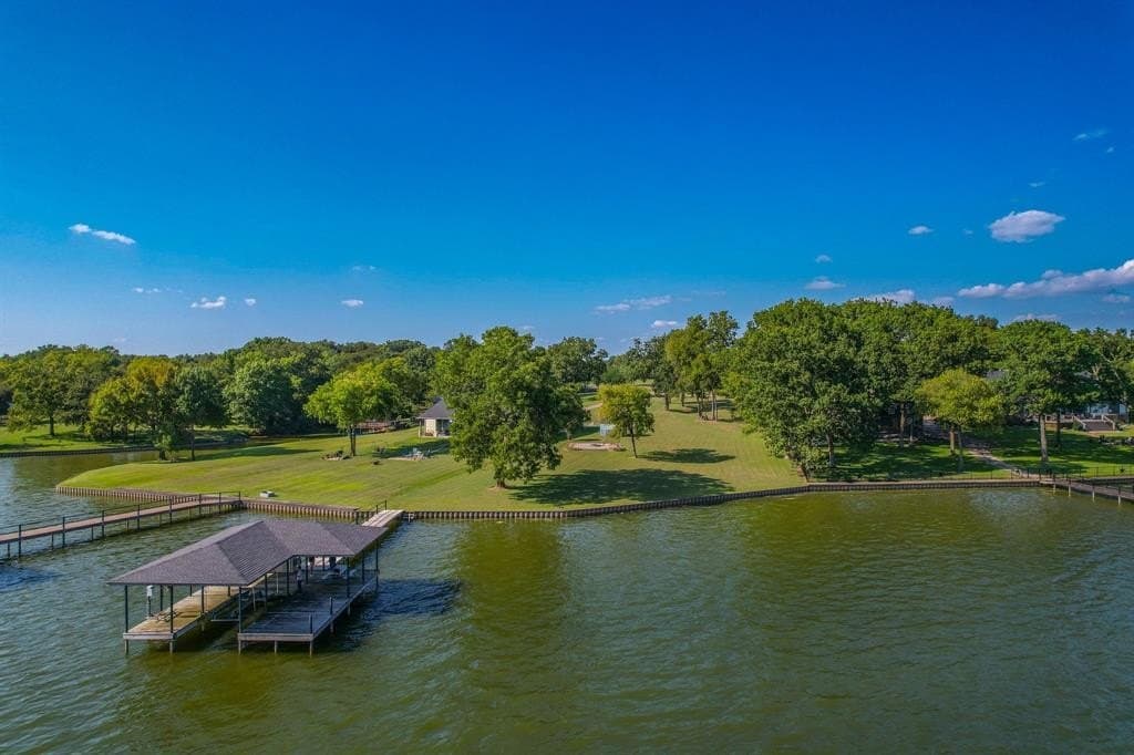 0.88 acres in Navarro County