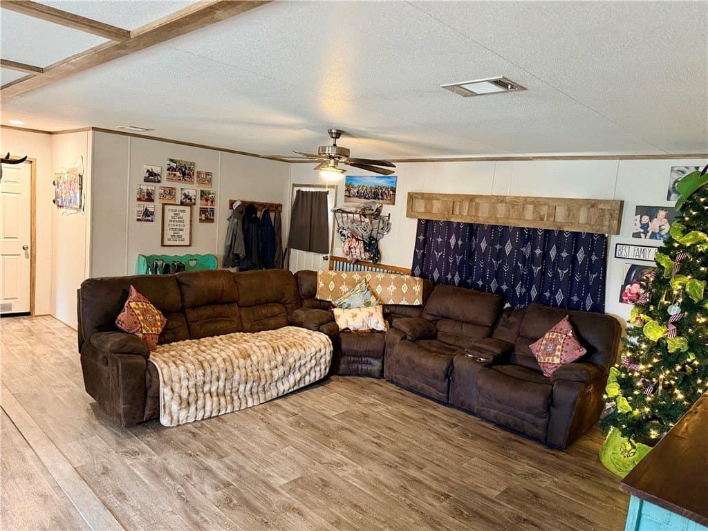 15.98 acres in Atascosa County gallery image 4