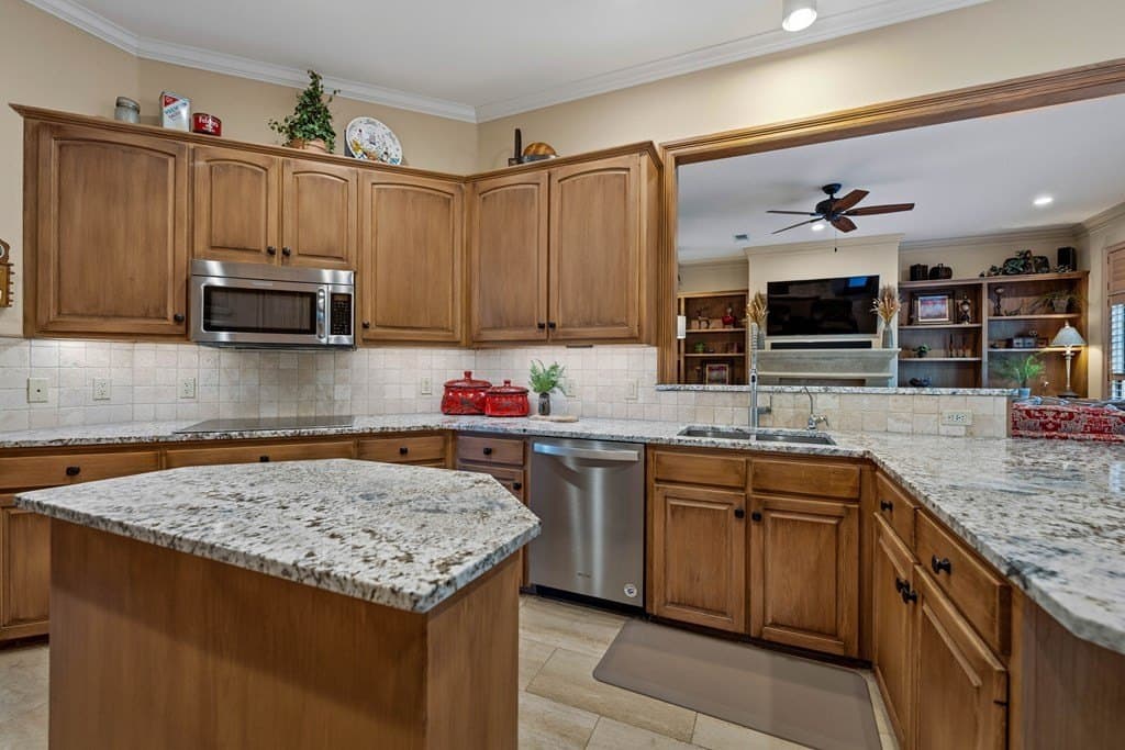 10 acres in San Saba County gallery image 4