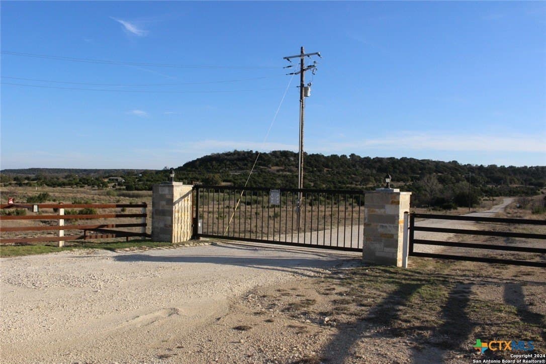 10 acres in Lampasas County gallery image 4
