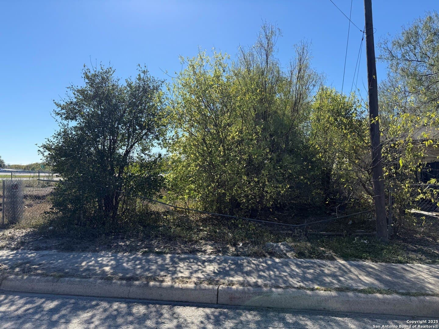 0.04 acres in Bexar County - photo 6